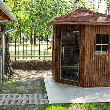 Szelid Gyoengye Апартаменты Дунапатай