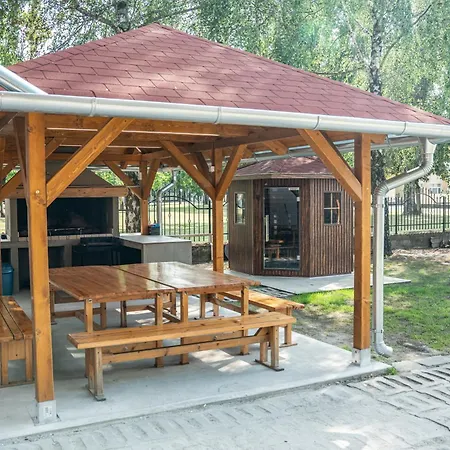 Szelid Gyoengye Апартаменты Дунапатай