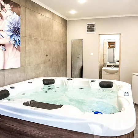 Szelid Gyoengye Apartament