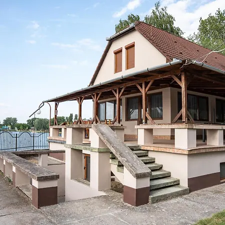 Szelid Gyoengye Apartament